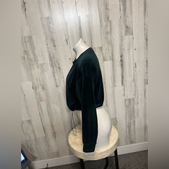 Green sweater  - Picture 4 of 6